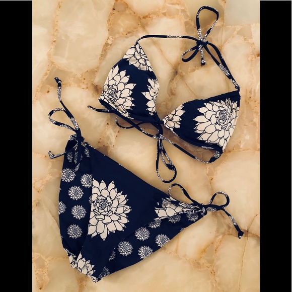 QSW Quicksilver Reversible String Bikini. Size S - Picture 2 of 8